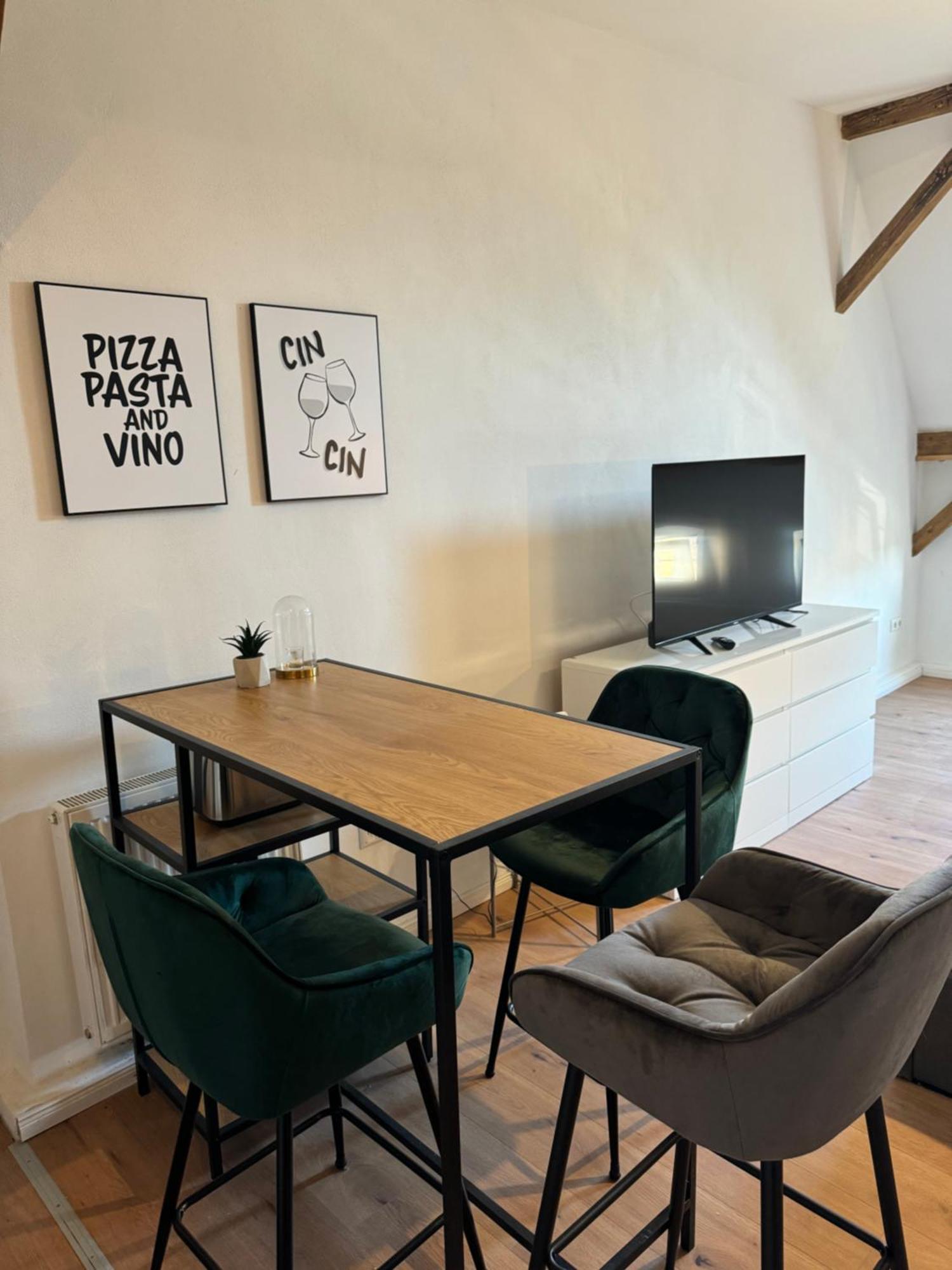 Halle  Appartement "Nina"Im Dachgeschoss, Inklusive Parkplatz מראה חיצוני תמונה