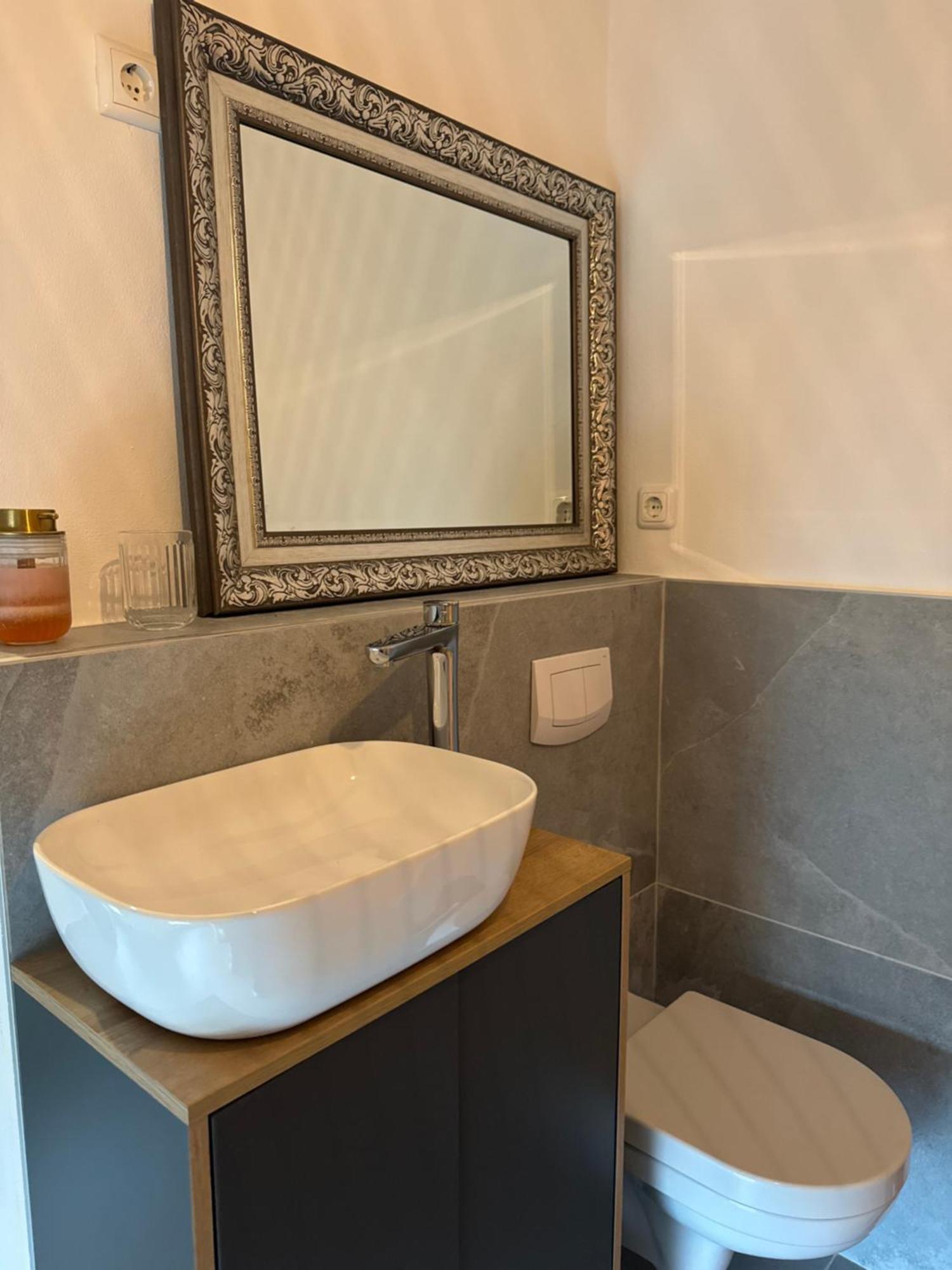 Halle  Appartement "Nina"Im Dachgeschoss, Inklusive Parkplatz מראה חיצוני תמונה